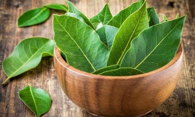 Bay leaves for making a decoction that relieves arthritic swelling of the knee